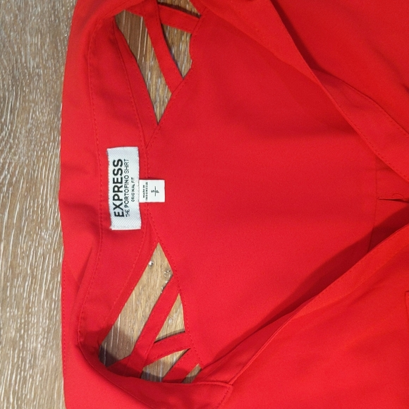 Express Red Button Up Collared Tank - Picture 2 of 3